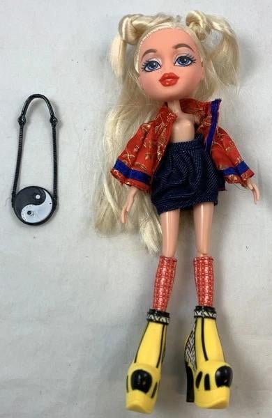 MGA Bratz Study Abroad Cloe China pop Modepop Blond 2015, Verzenden, Zo goed als nieuw, Fashion Doll