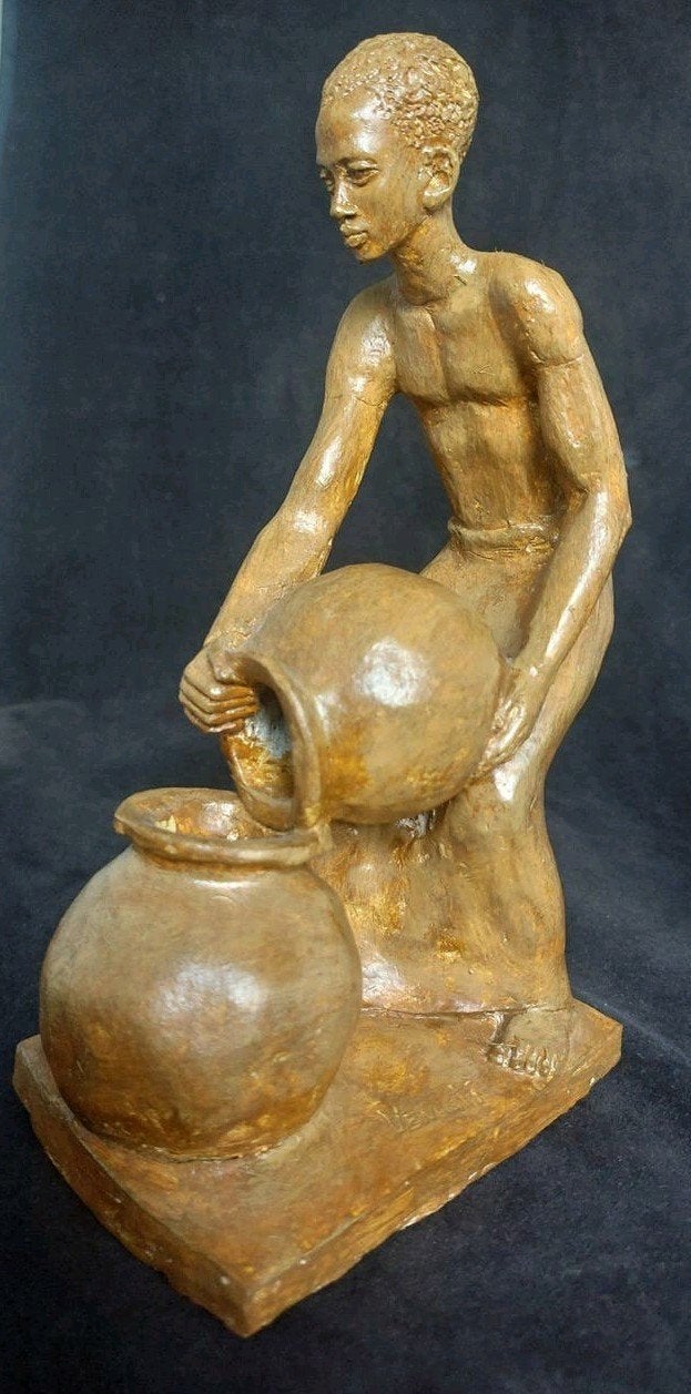 Belle sculpture vintage « African Water Carrier » — signée, Enlèvement ou Envoi, Gips, Homme, Statue