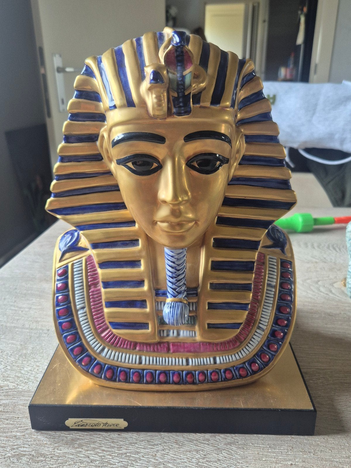 Egyptische beelden, Ophalen
