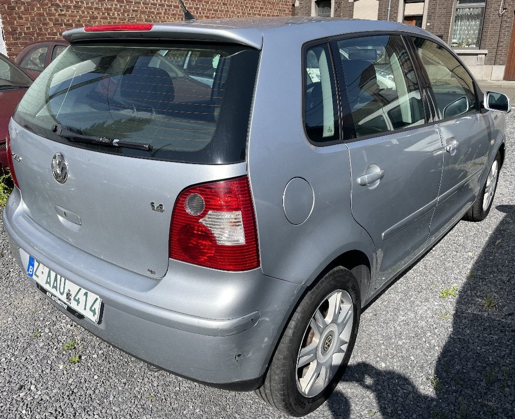 VOLKSWAGEN POLO 1.4 ess 04/2002 CT OK  BOITE AUTOMATIQUE, Autos, Volkswagen, Argent ou Gris, Achat, Entreprise, 5 portes
