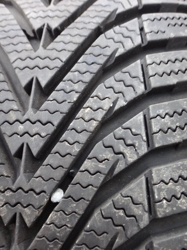 Kit pour Toyota, Autos : Pièces & Accessoires, Pneus & Jantes, Pneus et Jantes, Pneus hiver, 16 pouces, 205 mm