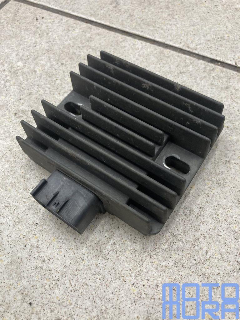 Spanningsregelaar voor de Yamaha R6 2006 2007 RJ11 rectifier, Yamaha Motor Co., Ltd., 2500, Shingai, Iwata, Shizuoka, Japan, 438-8501