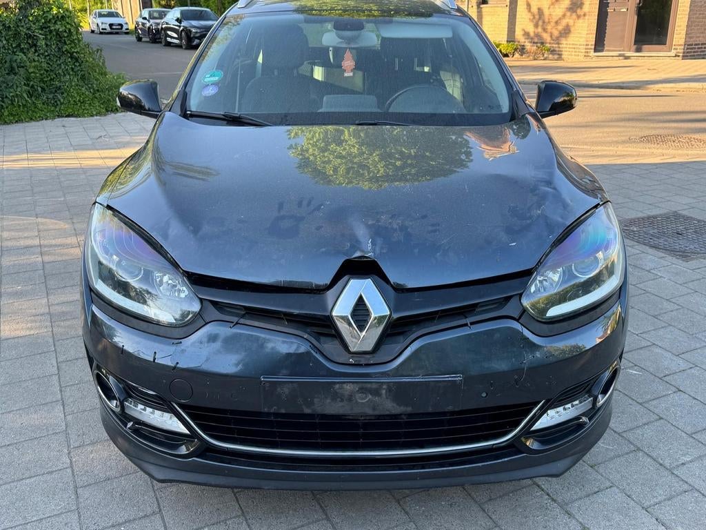 Renault Megane 1.2 benzine Euro6 150dkm NAVI. Airco .Camera, Auto's, Voorwielaandrijving, Stof, 97 kW, Dealer onderhouden
