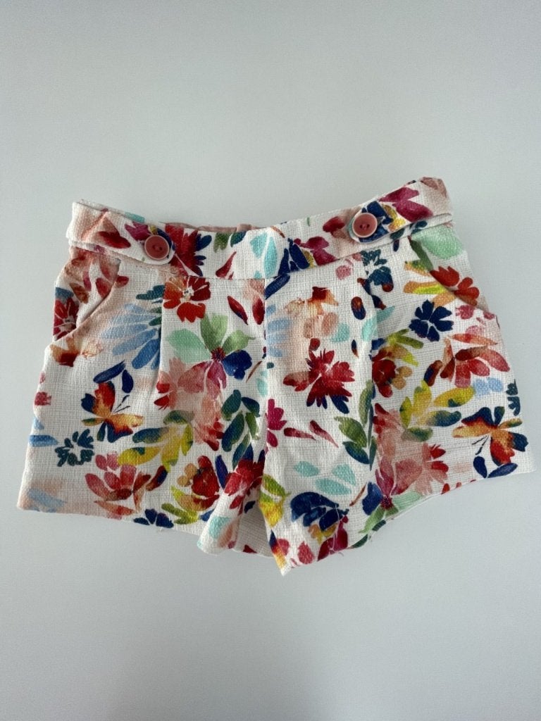 Witte gebloemde short maat 104, Broek, Meisje, Ophalen of Verzenden, Zo goed als nieuw