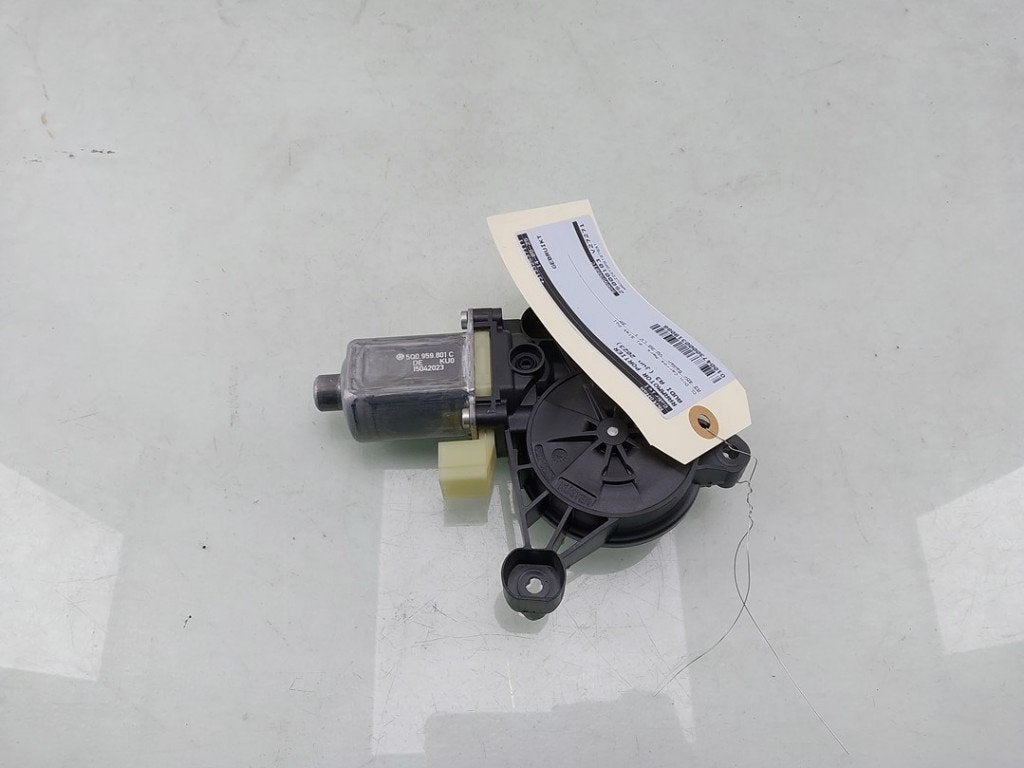 MOTEUR LEVE VITRE ELECTRIQUE Audi A3 Limousine (8YS), Auto-Union-Straße  1,
85057  Ingolstadt, DE, Info@audi.de, Audi, Utilisé