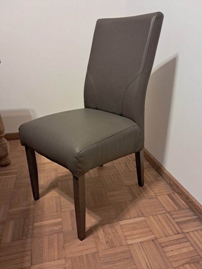 4 stoelen, Ophalen
