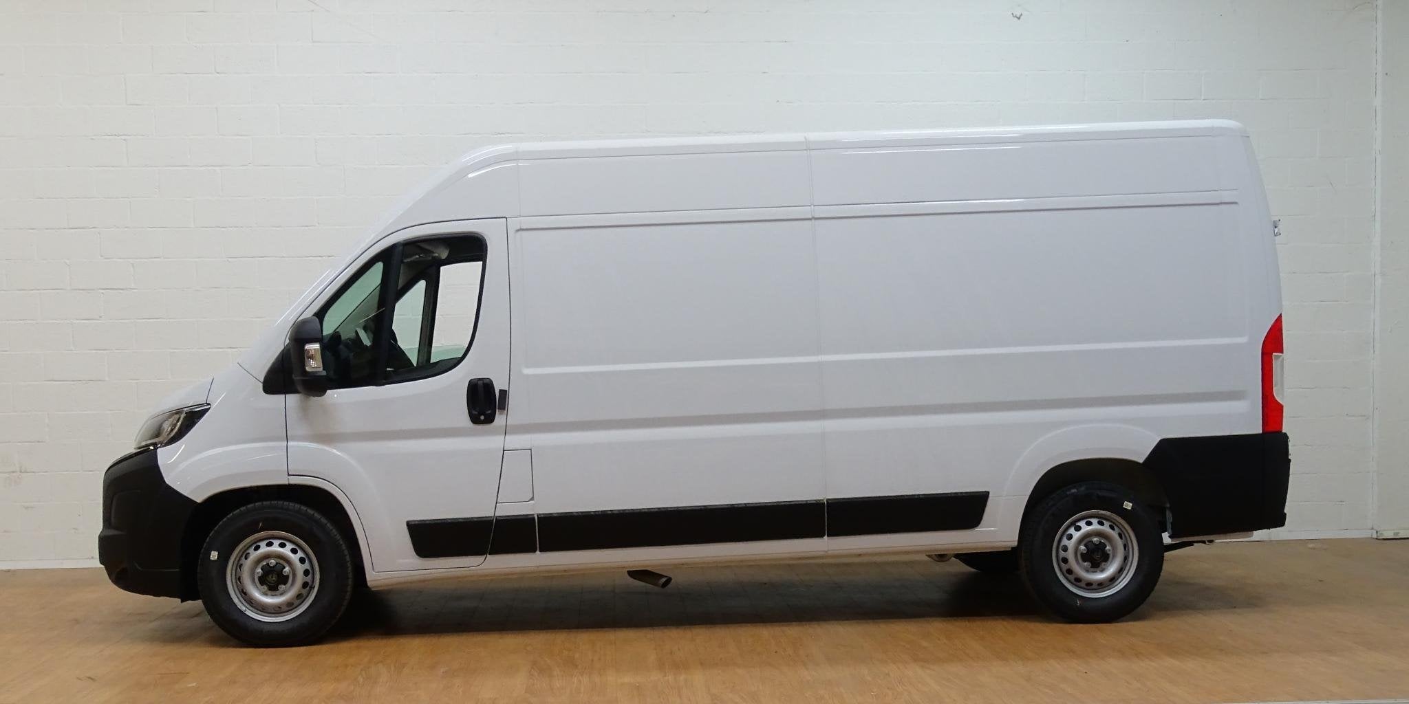 Peugeot Boxer 2.2 BlueHDi S&S 180 L3H2 Heavy Auto, 4 deurs, Stof, https://public.car-pass.be/vhr/260aa217-80f8-476f-a96b-d0e40b57c594