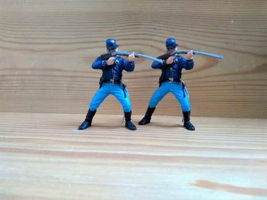 PAPO figurines - 2 Soldats Nordiste Au Fusil, Enlèvement, Comme neuf