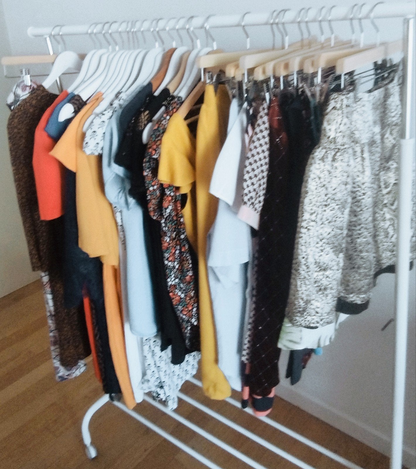 Lot de vêtements neufs et d'occasions, Enlèvement