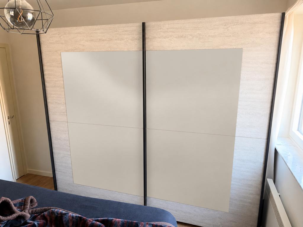 Grande armoire moderne à portes coulissantes — 250x210x65 cm, Enlèvement, Comme neuf