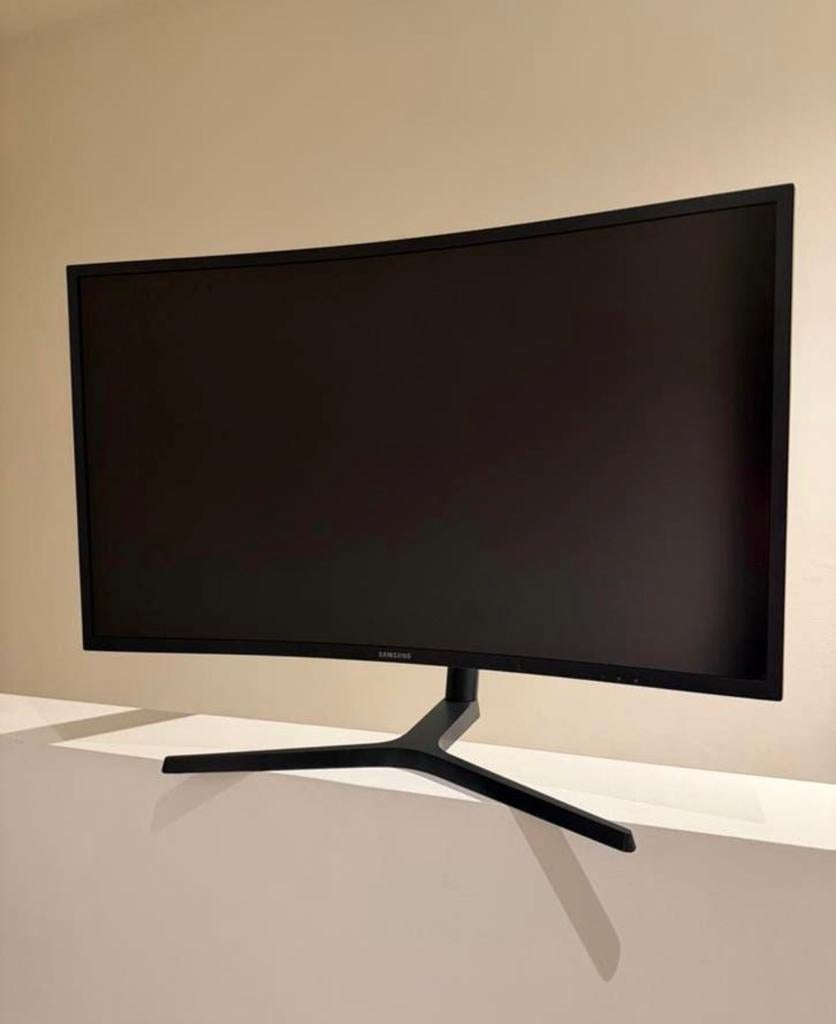 Samsung 32”, Draaibaar, HD, 101 t/m 150 Hz, VA