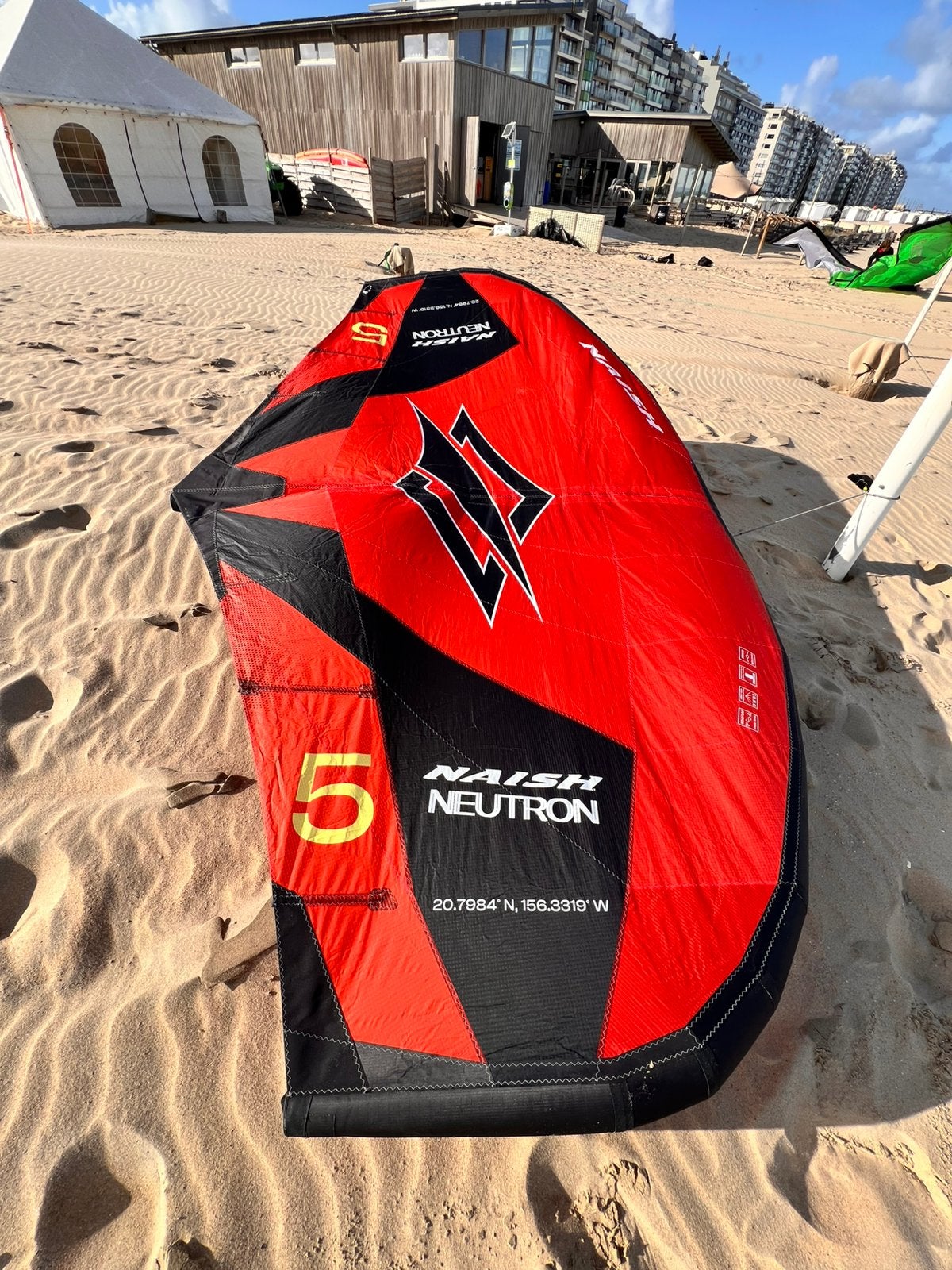 Naish Wing neutron 5m 2026 model, Sports nautiques & Bateaux, Kitesurf, Enlèvement, Comme neuf