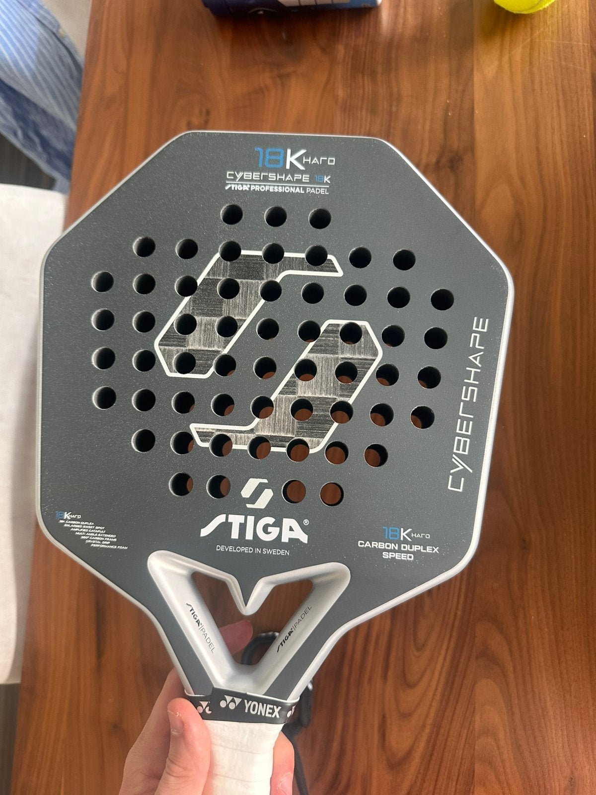 New Stiga Cybershape 18k Hard in perfect condition, Sport en Fitness, Padel, Ophalen, Nieuw
