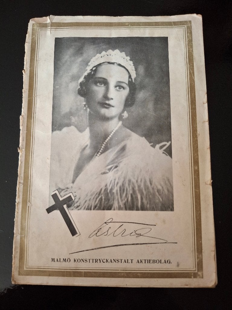 lot de livres Reine Astrid - Roi Léopold III, Collections, Envoi, Utilisé, Magazine ou livre