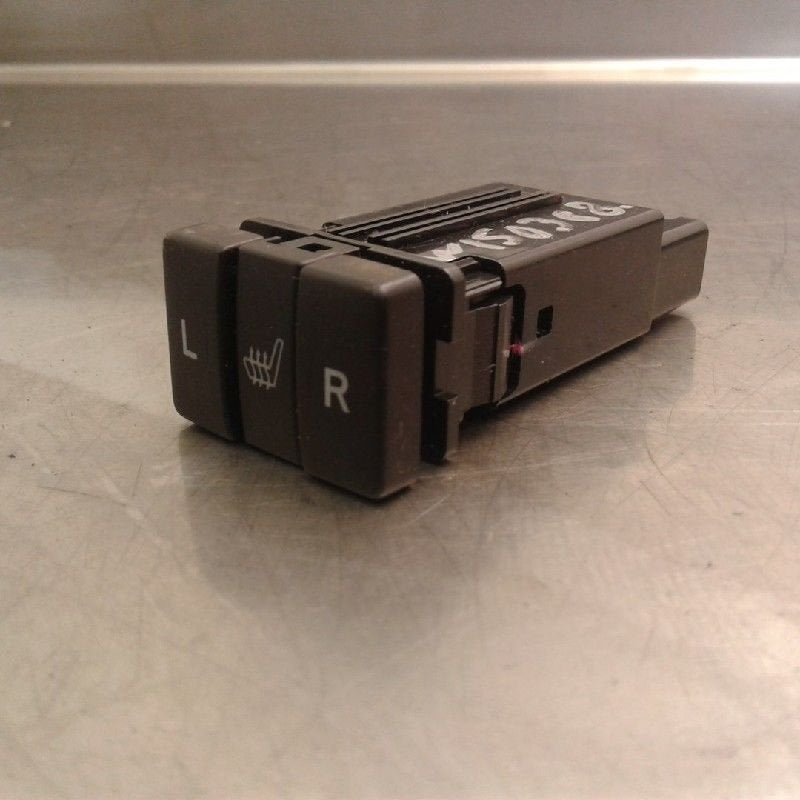 SCHAKELAAR Toyota Prius Plus (ZVW4) (01-2011/-) (|15B088|), Gebruikt, Toyota