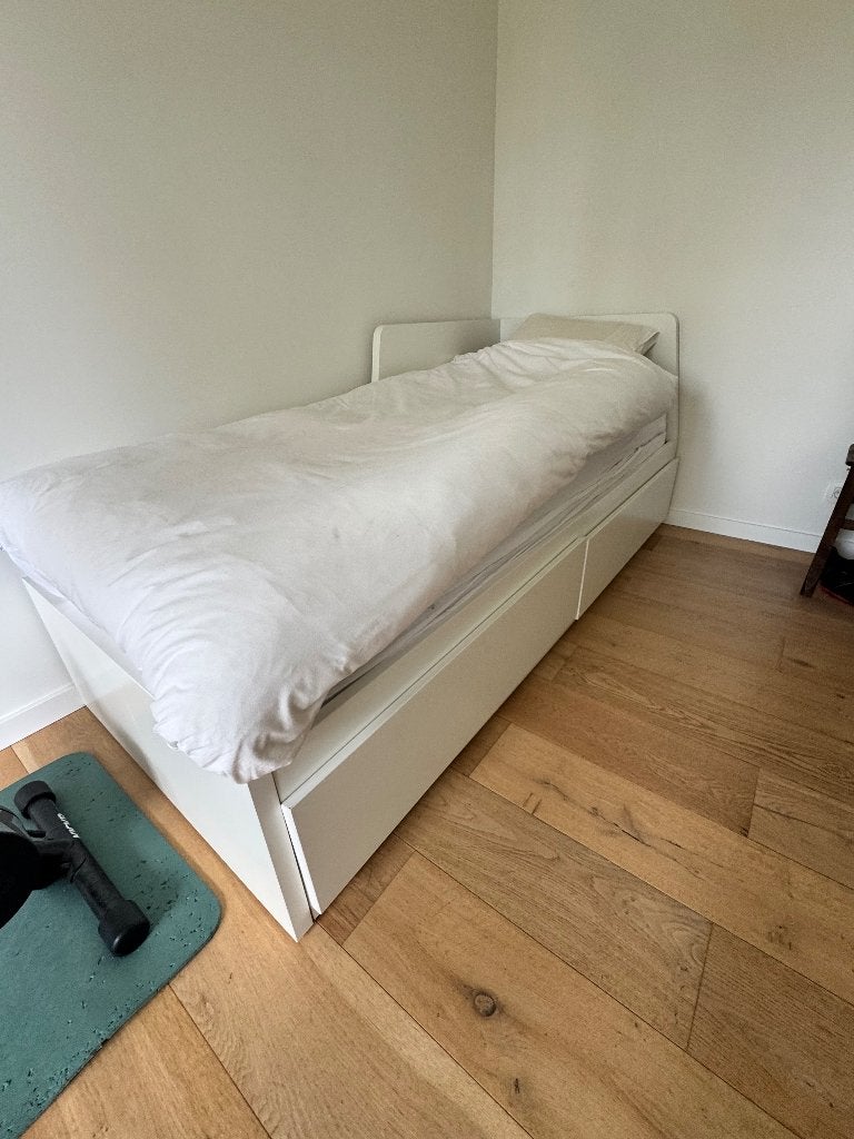 Bed (1 én 2 persoons) met twee lades en 2 matrassen., Huis en Inrichting, Ophalen, Verstelbaar, Wit, Tweepersoons