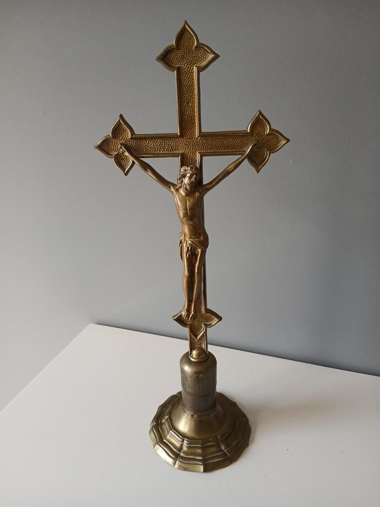 Crucifix en cuivre, Enlèvement ou Envoi