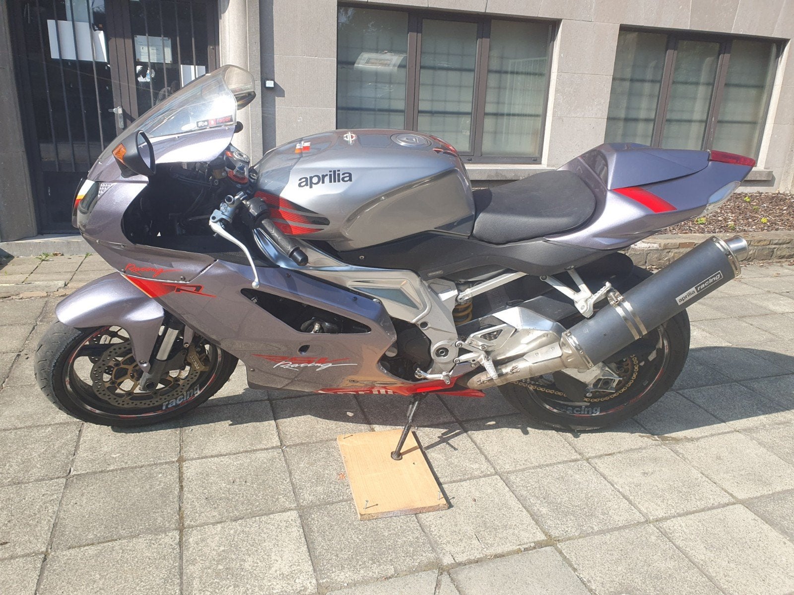 Aprilia rsv mille, Particulier