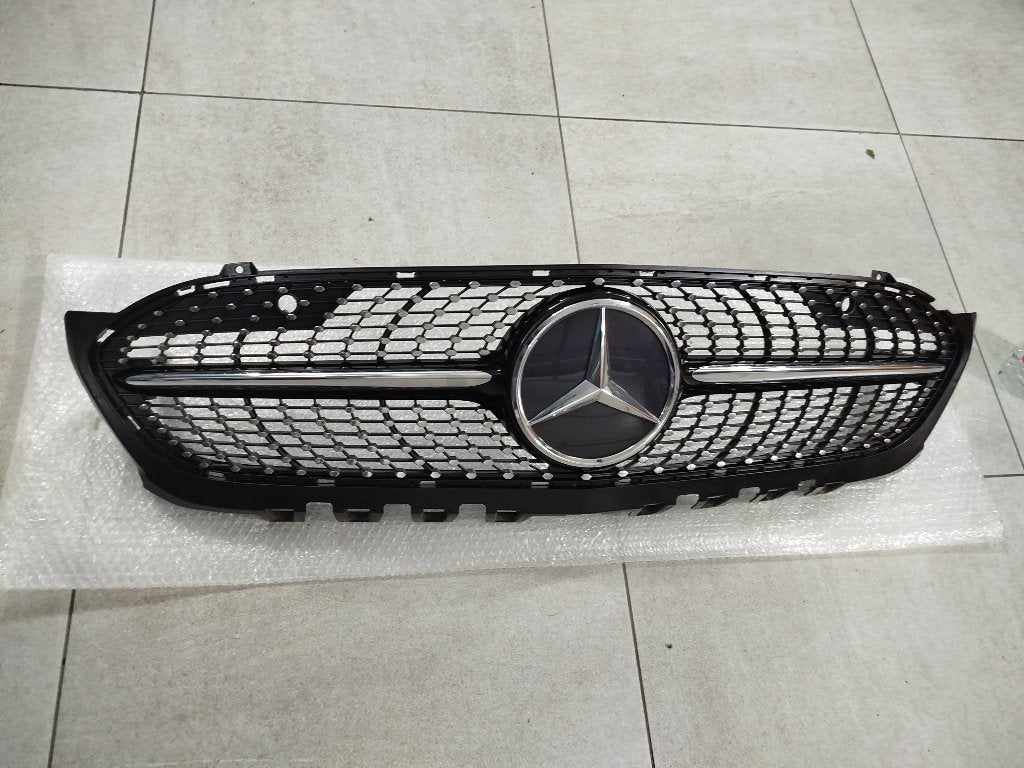 Calandre + insigne mercedes classe A (w177), Enlèvement, Utilisé, Avant, Mercedes-Benz