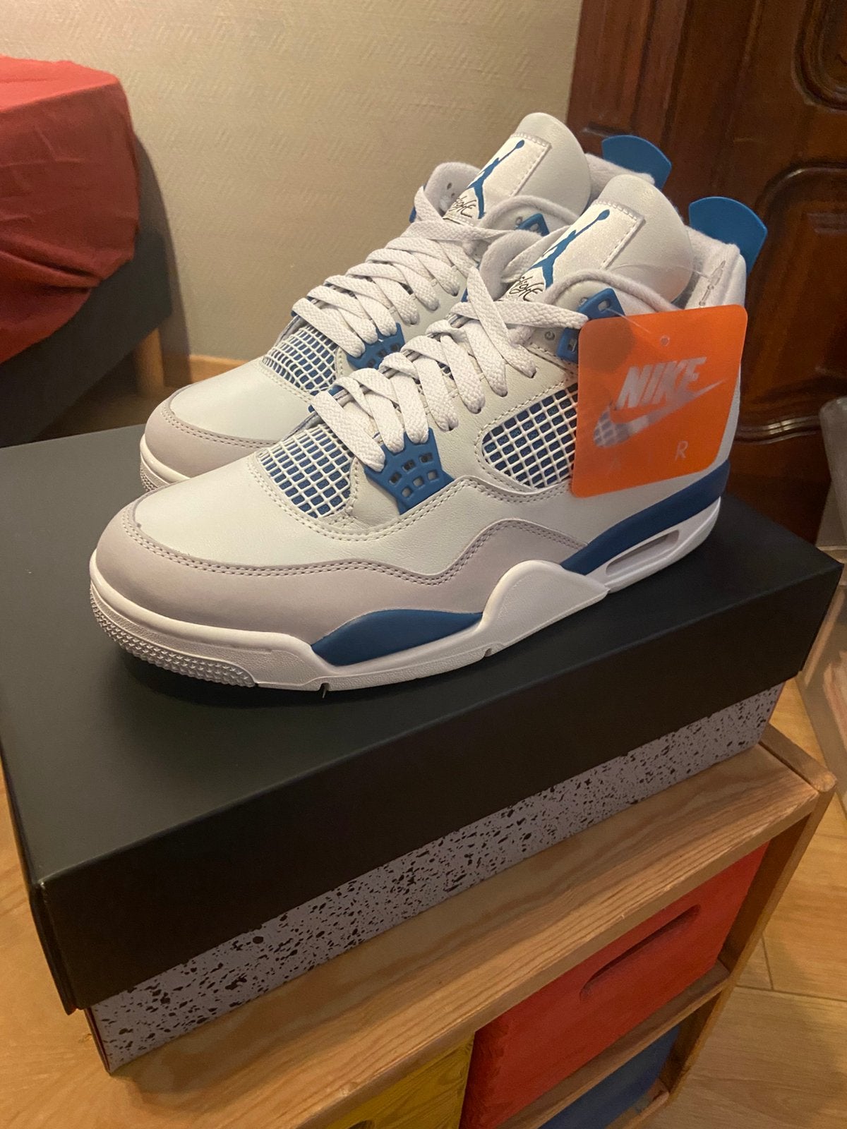 Jordan 4 Military Blue, Neuf, Enlèvement ou Envoi, Blanc, Baskets