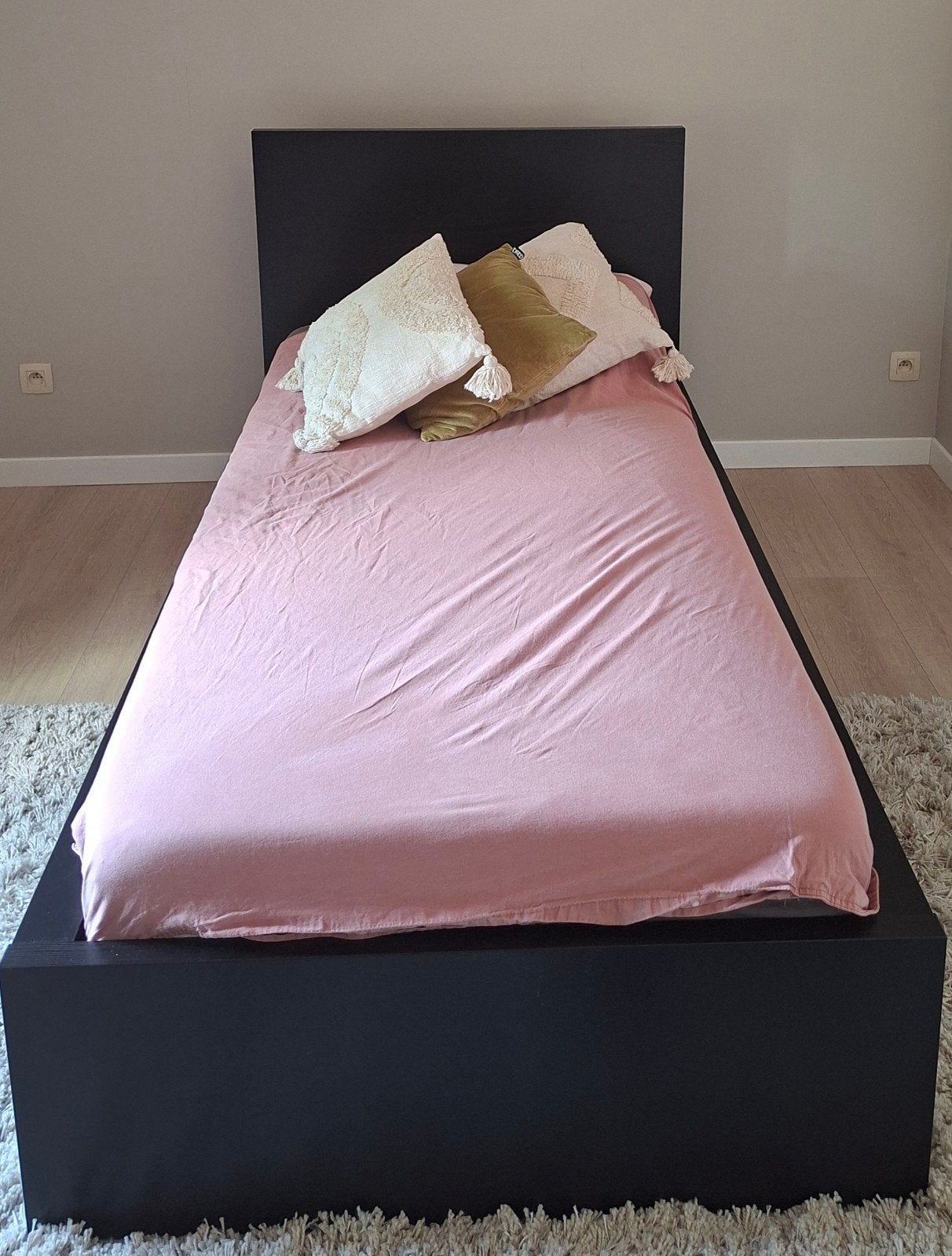 Zwarte bed met 2 schuiflades (Ikea Malm), Huis en Inrichting, Slaapkamer | Bedden, Ophalen, Gebruikt, 90 cm, Eenpersoons