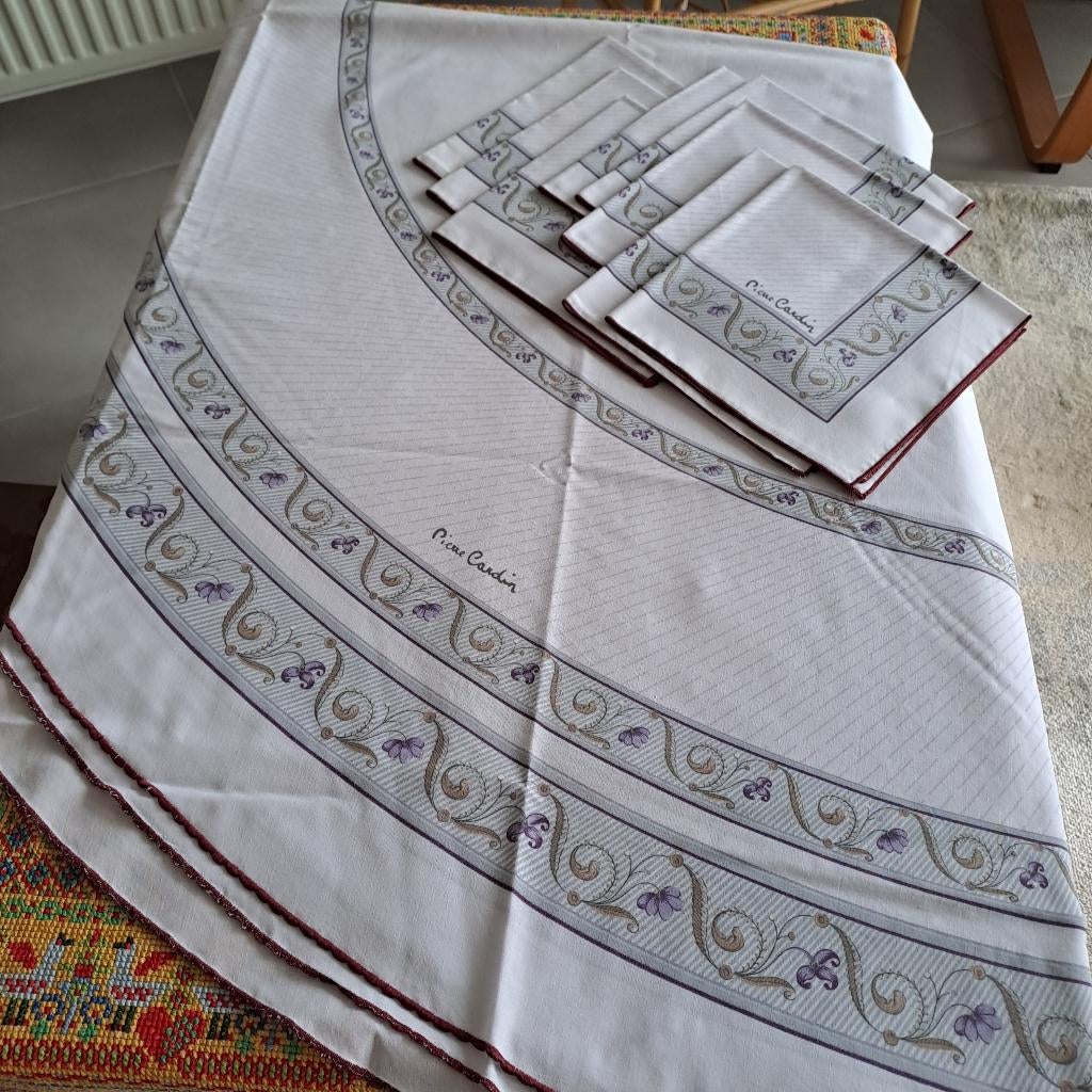 Twee vintage ronde tafelkleden, Ophalen of Verzenden