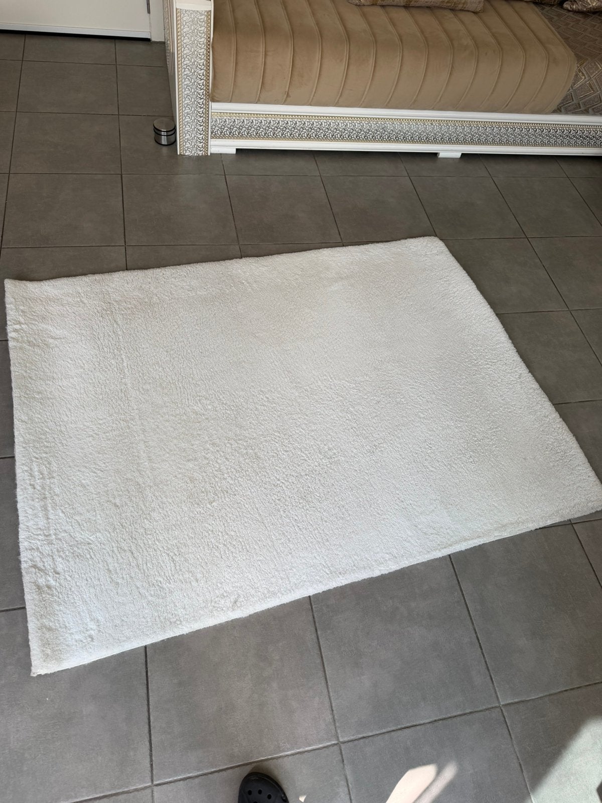Tapis blanc 125 x 168 cm - bon état, Maison & Meubles, Ameublement | Tapis & Moquettes, 150 à 200 cm, 100 à 150 cm, Enlèvement