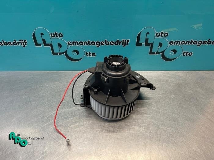 Moteur de ventilation chauffage d'un Opel Astra (Astra H 04-, -, Opel, 3 mois de garantie, Utilisé