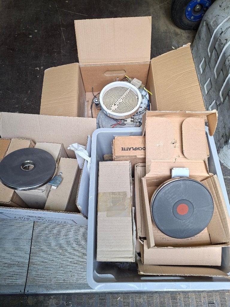 PLAQUES DE CUISSON, Enlèvement, Neuf, Électrique
