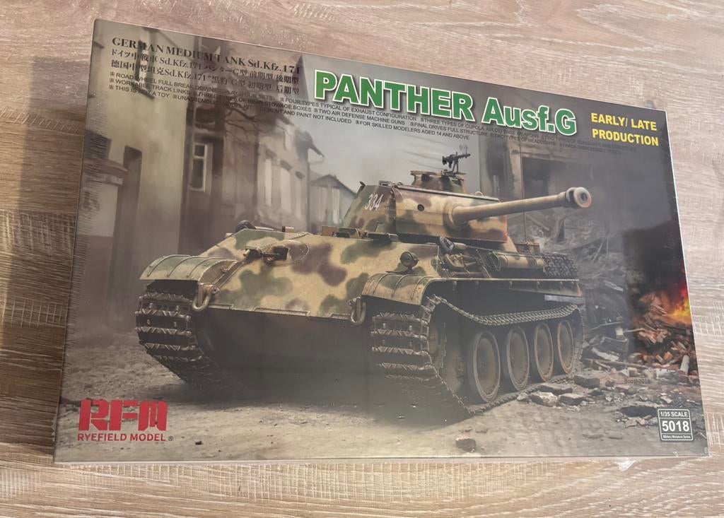 RFM Panther Ausf. G early/late, Ophalen of Verzenden, Zo goed als nieuw
