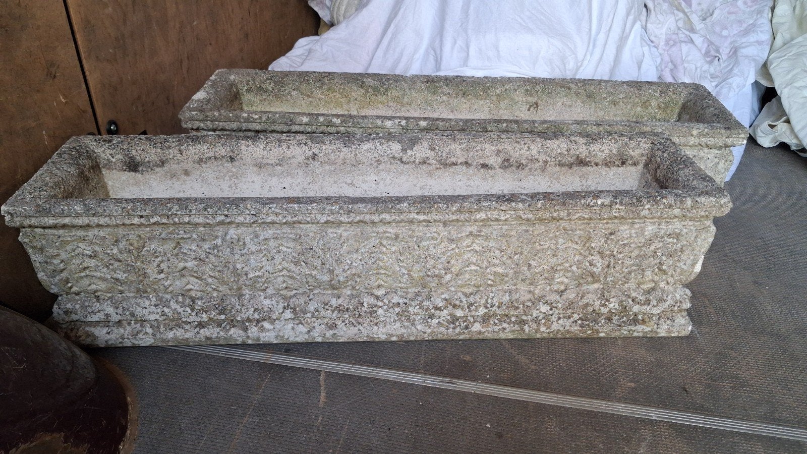 2 art deco betonnen bloembakken, Tuin en Terras, Bloembakken en Plantenbakken, Ophalen