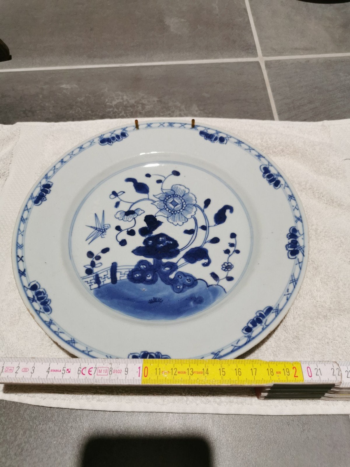 4 assiettes chinoises, Enlèvement