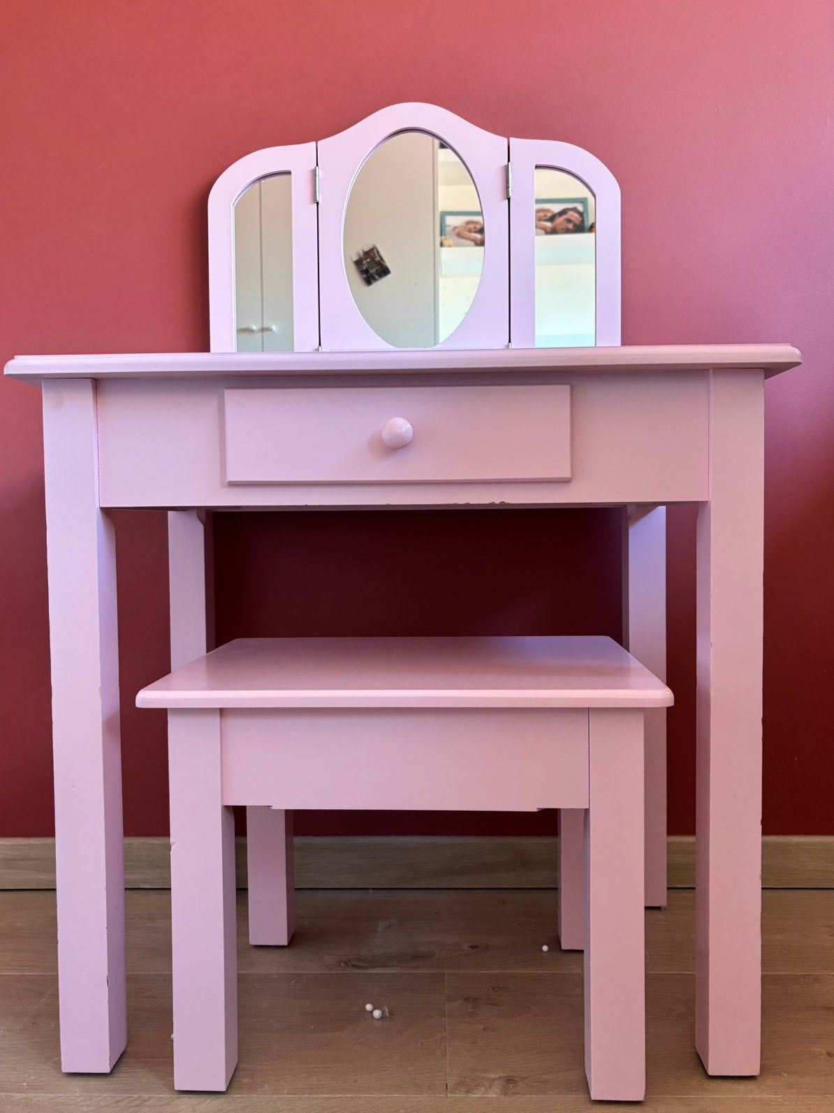 Kinderkaptafel / schminktafel met bijhorend bankje, Ophalen, Zo goed als nieuw