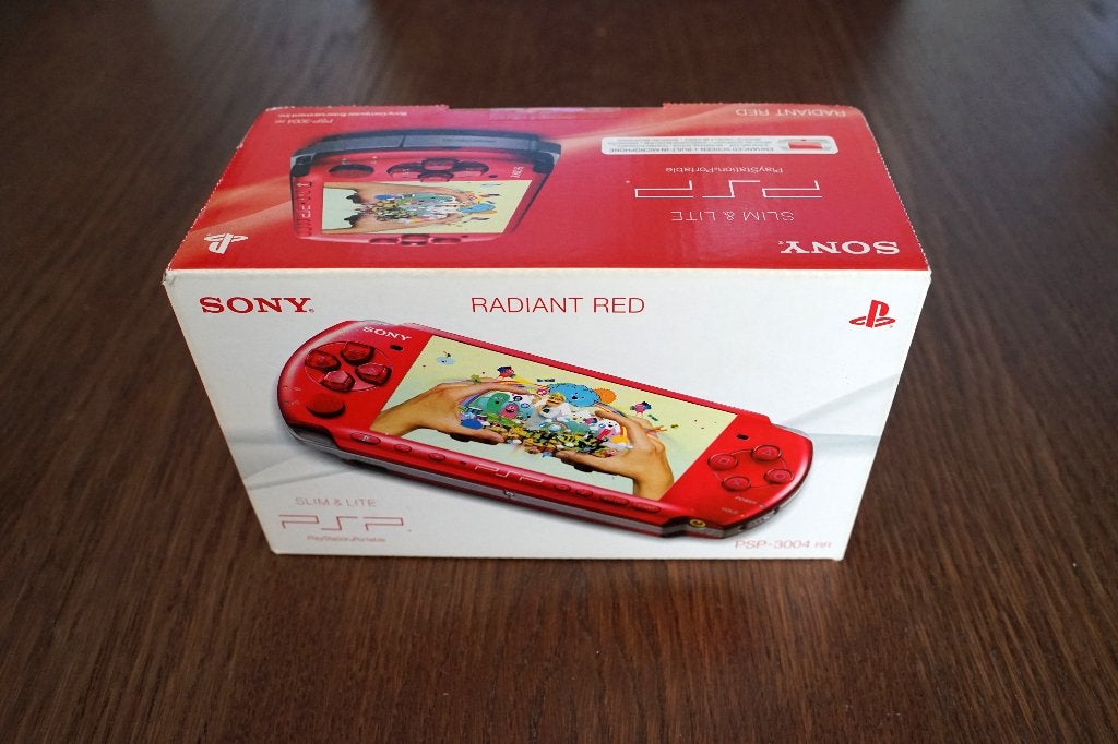 NEUF – Sony PSP 3004 Slim&Lite – Radiant Red, Consoles de jeu & Jeux vidéo, Enlèvement ou Envoi, Neuf, Autres couleurs, PSP 3000