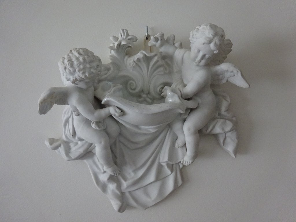 Wijwatervat van biscuit, Ophalen