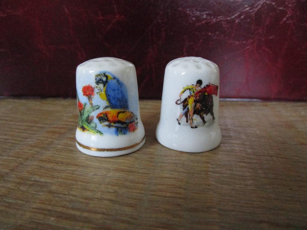 25 vingerhoedjes Spanje, Verzamelen, Vingerhoedjes, Ophalen of Verzenden, Nieuw, Porselein