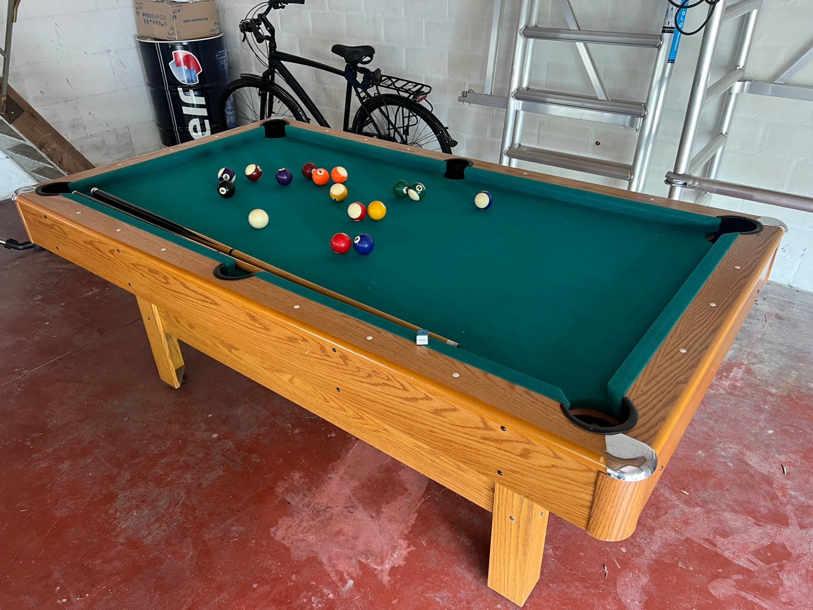Pooltafel met houten plaat, Ophalen, Pooltafel