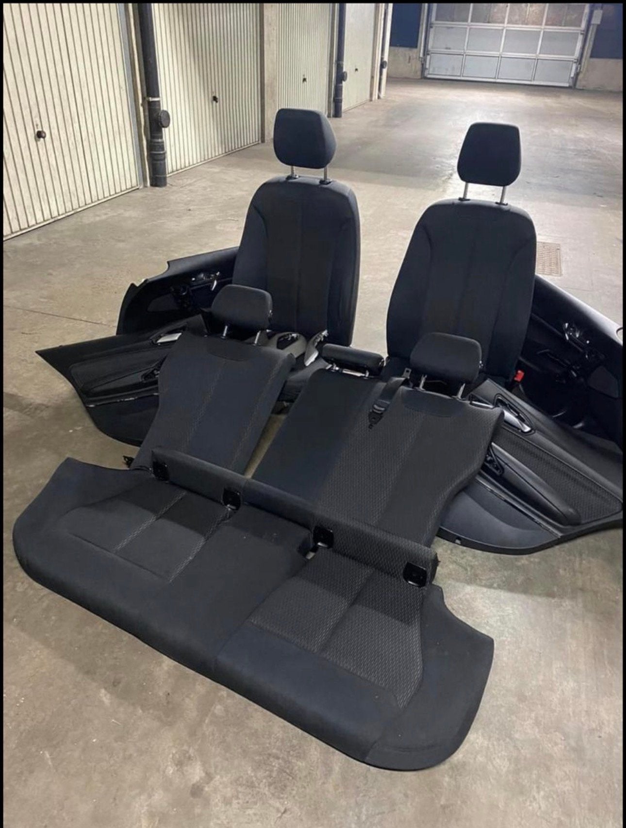 BMW serie 1 f21 stoelset, Auto's, BMW, 1 Reeks, Zwart, 5 deurs, Particulier