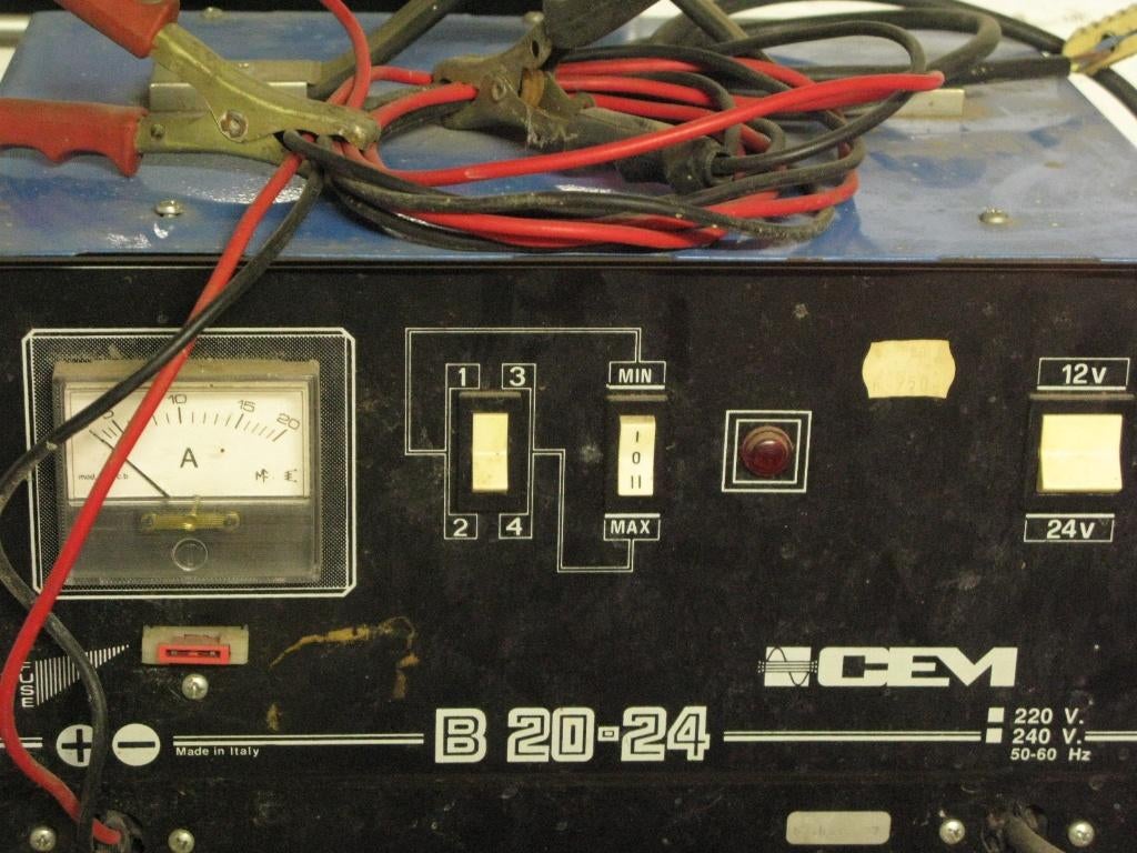 acculader, Enlèvement, Utilisé