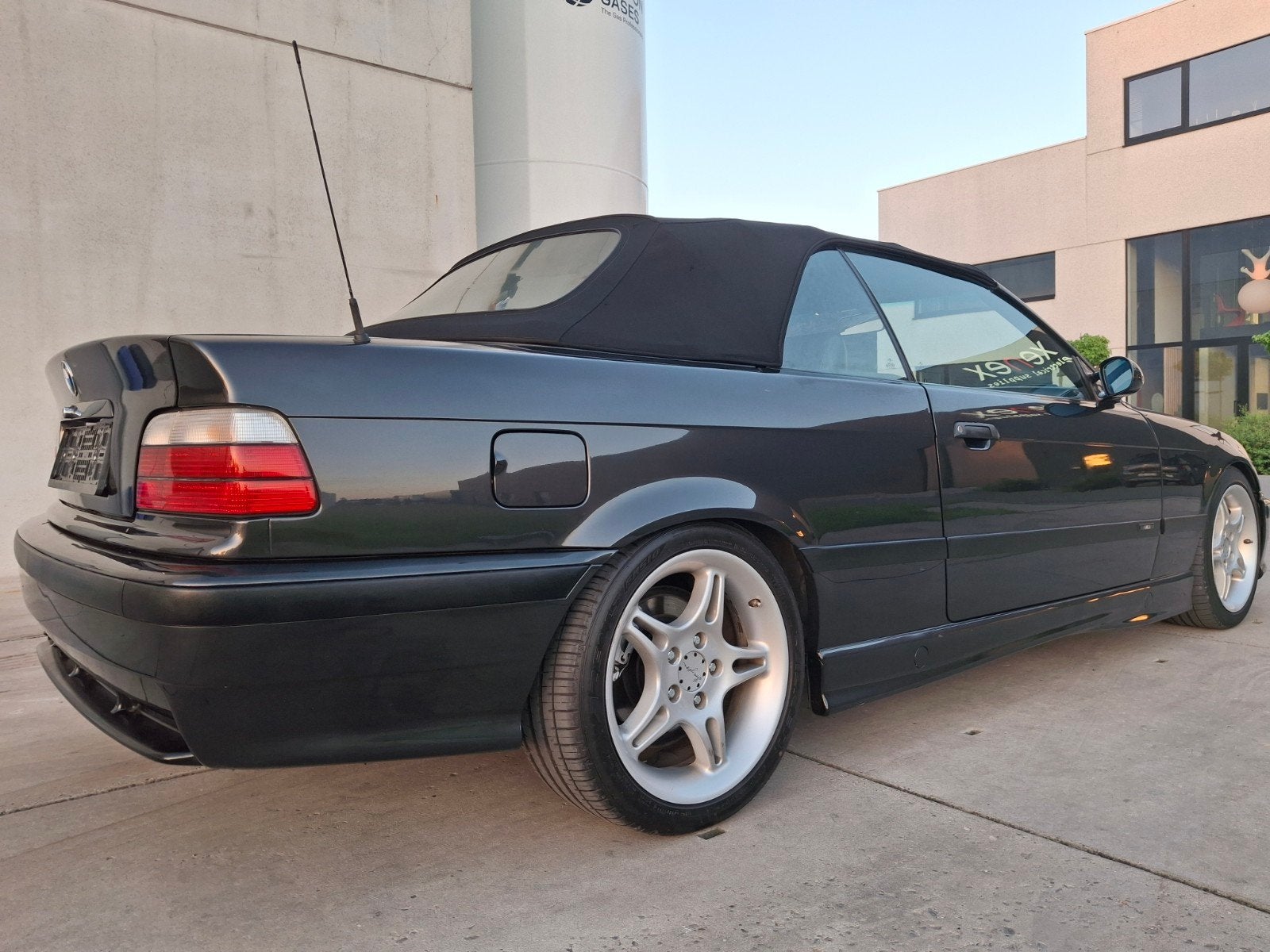 Bmw e36 325i cabriolet M-pack gekeurd v verkoop, Auto's, BMW, 2500 cc, Cabriolet, Zwart, Handgeschakeld