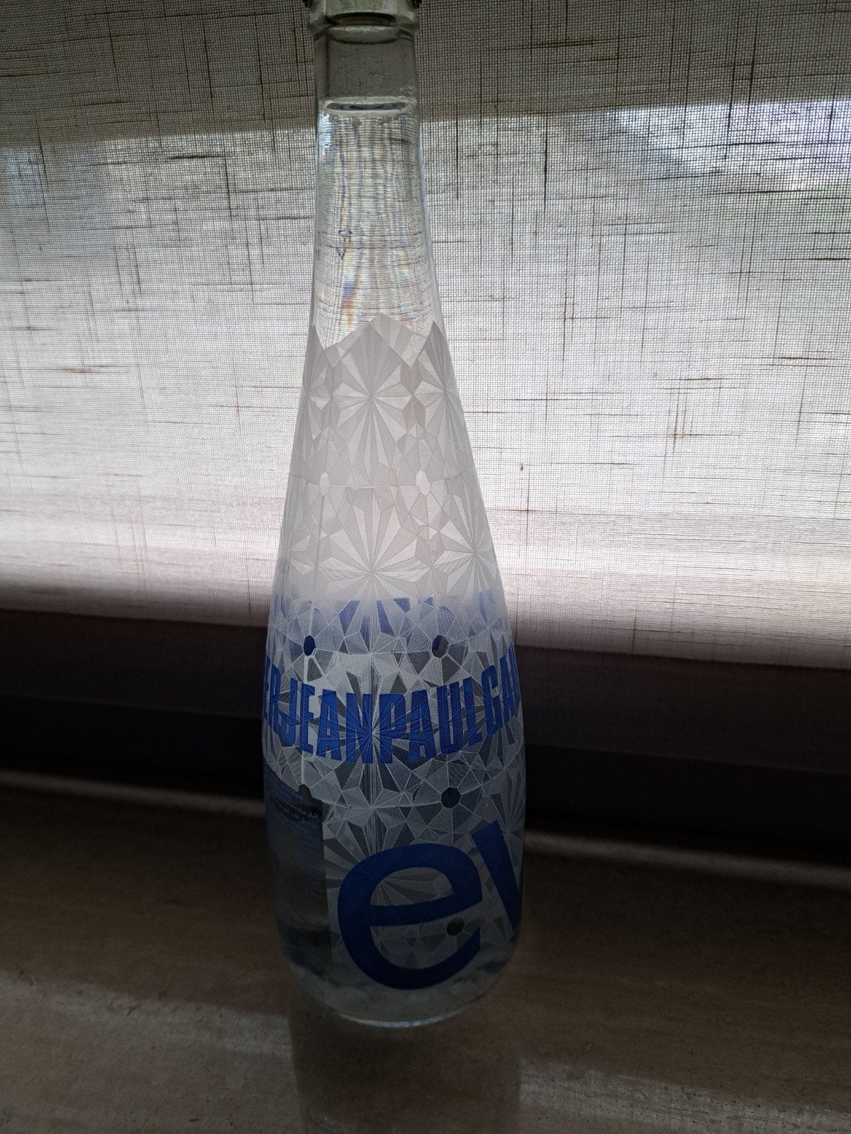 Evian édition limitée Jean Paul Gaultier, Enlèvement ou Envoi, Neuf, Autres types