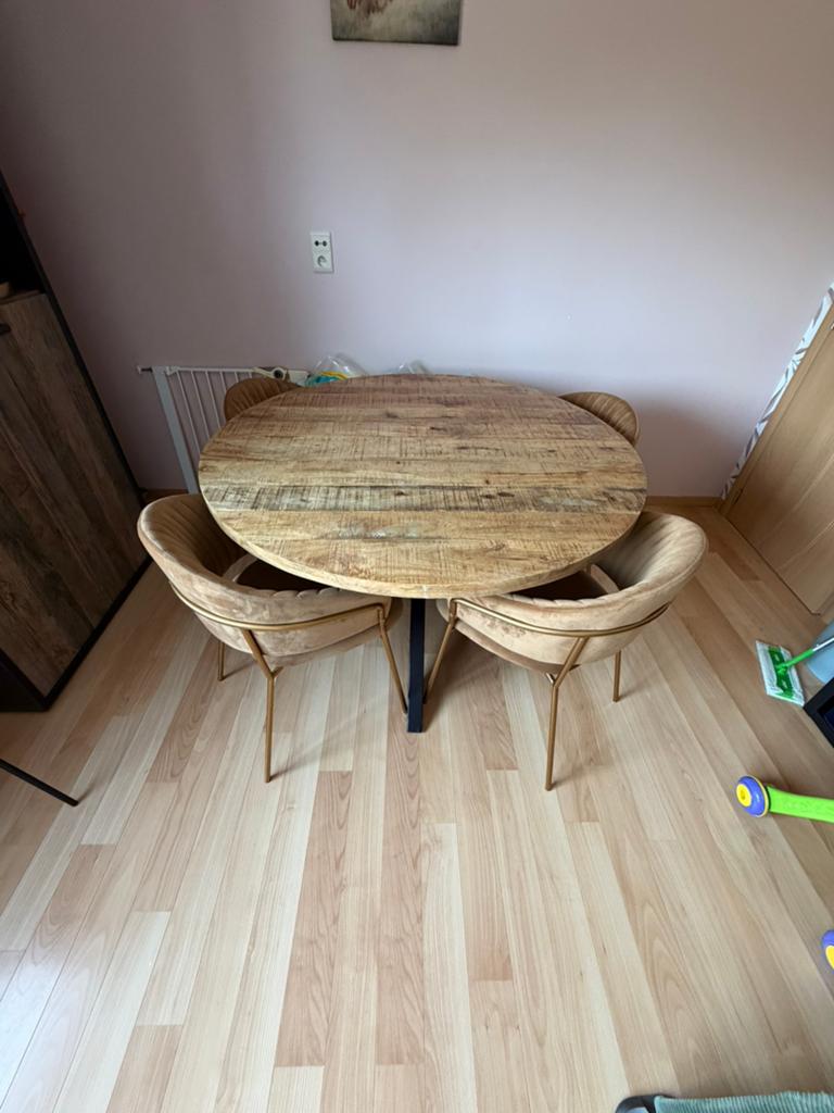 Ronde tafel mangohout “130” met 4 stoelen, Huis en Inrichting, Stoffering | Vloerbedekking, Ophalen, Zo goed als nieuw