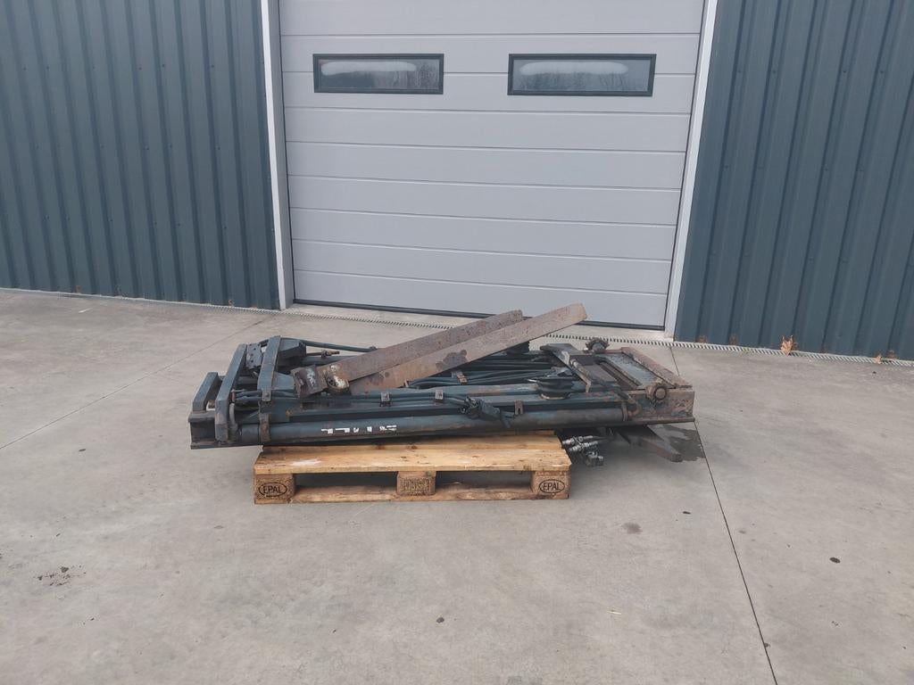 Triplex hefmast met vorken, Ophalen
