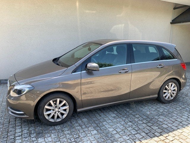 Mercedes B180, Euro 5, Zwart, 4 cilinders, Bruin