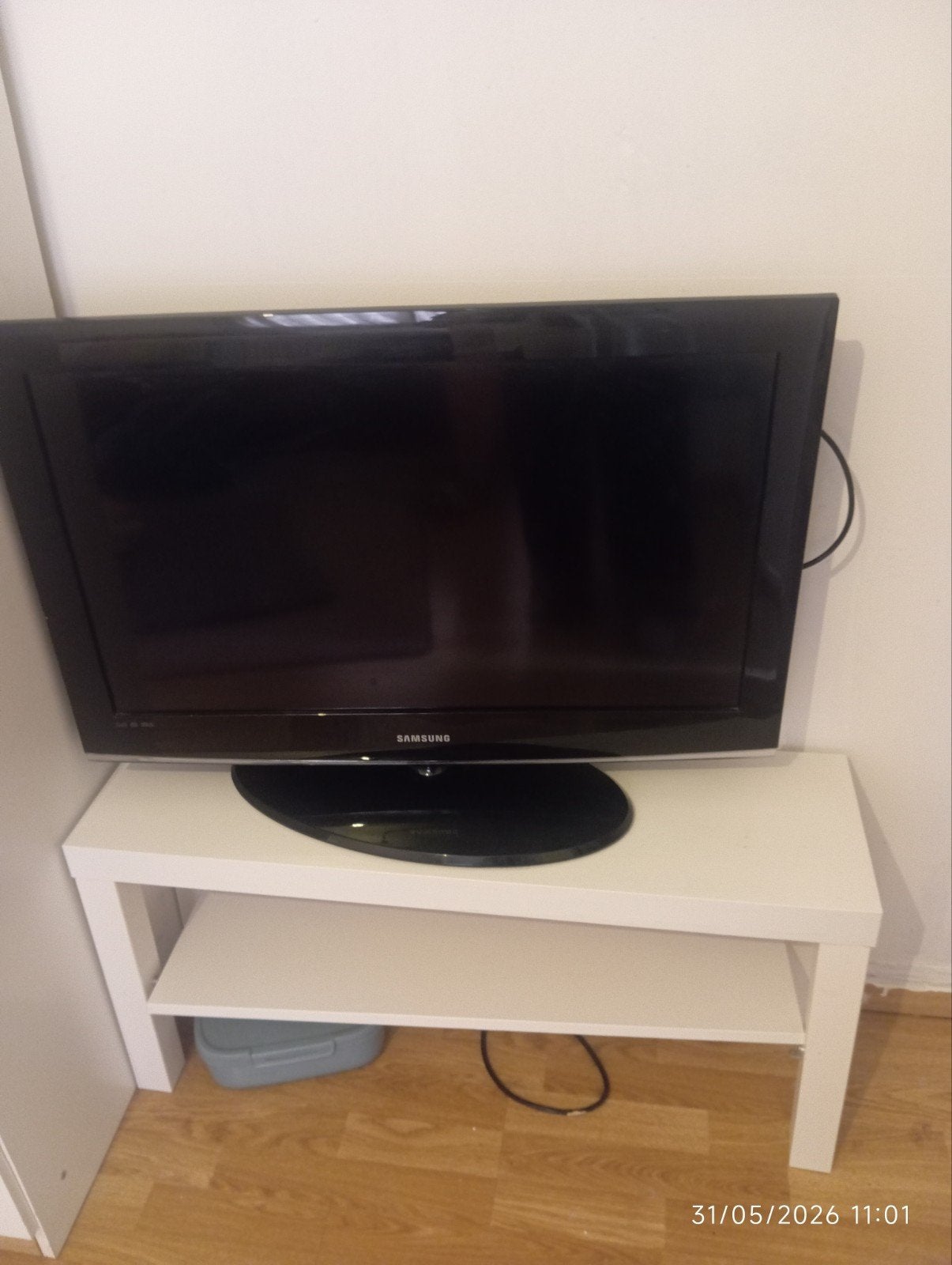 Tv Samsung plus table, Samsung