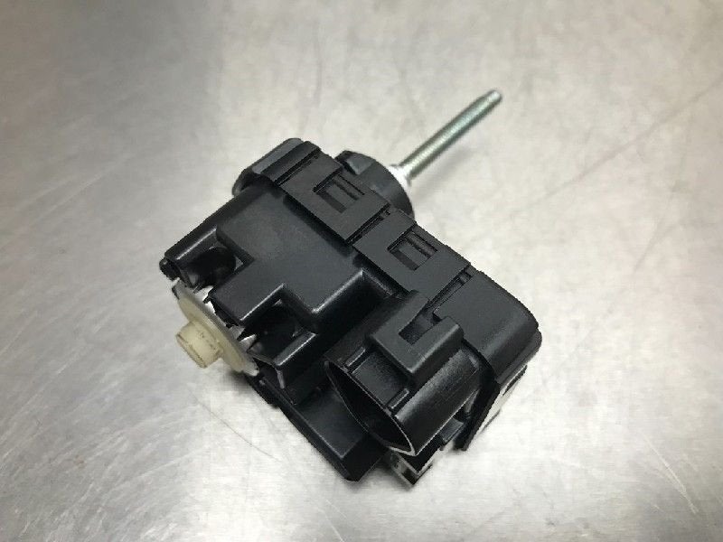 PHARE MOTEUR Toyota Yaris III (P13) (01-2010/09-2020), Utilisé, Toyota