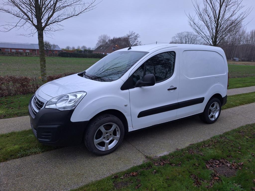 Peugeot partner 1.6hdi, Auto's, Parkeersensor, Euro 6, Onderhoudsboekje, Te koop