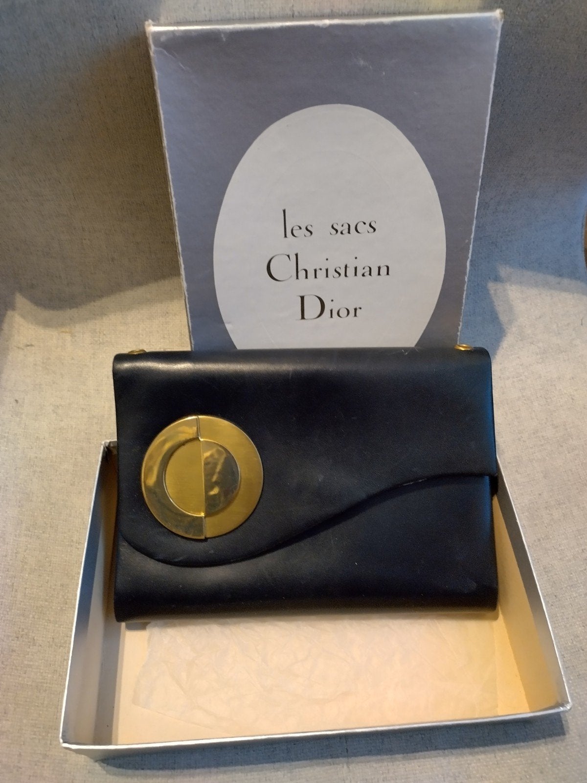 les Sacs Christian Dior, Enlèvement ou Envoi