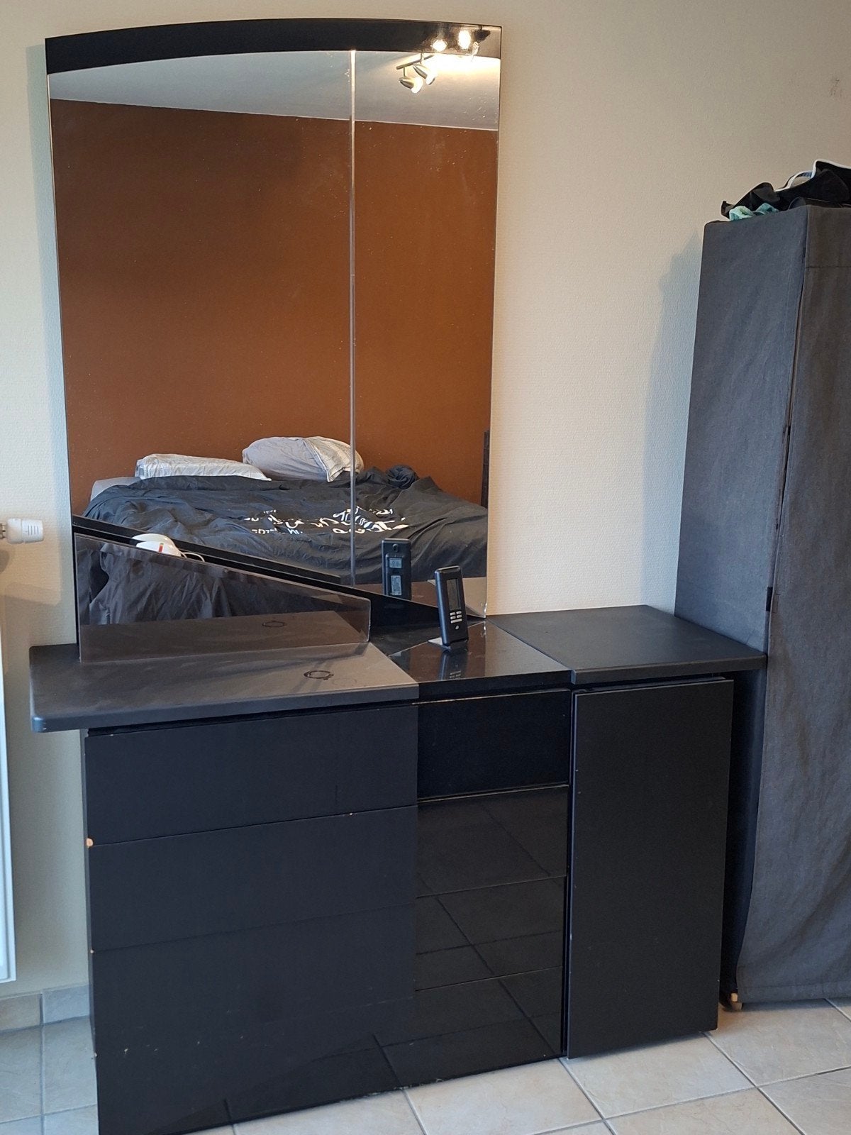 Zwarte kwalitatieve commode met spiegel, Ophalen, Overige materialen, Gebruikt, Stijlvol en tijdloos
