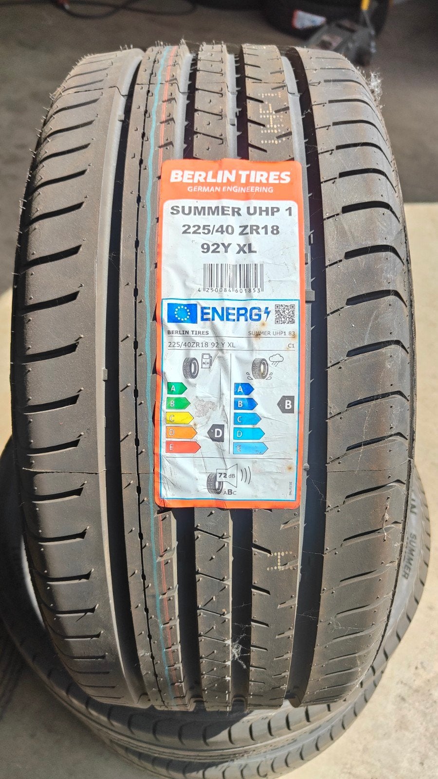 225/40r18 92y Berlin 80€ per stuk met montage en balanceren